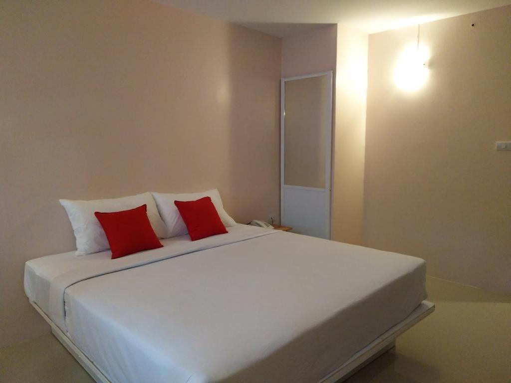 Bird Room Hotel - Pratunam Бангкок Екстер'єр фото