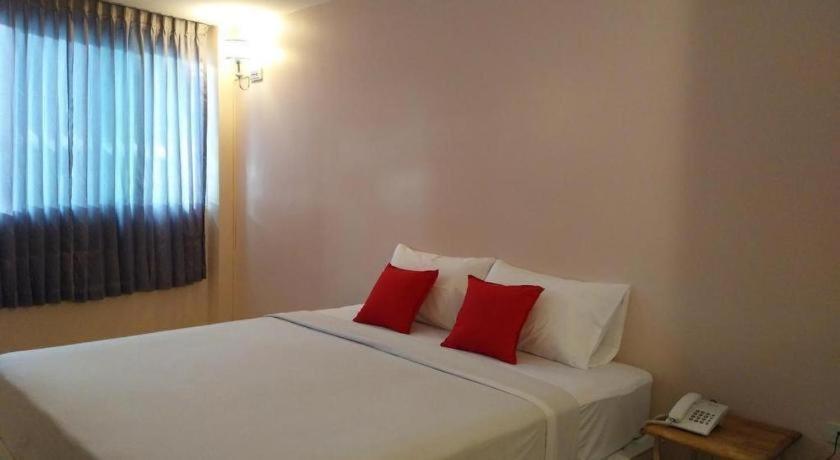 Bird Room Hotel - Pratunam Бангкок Екстер'єр фото