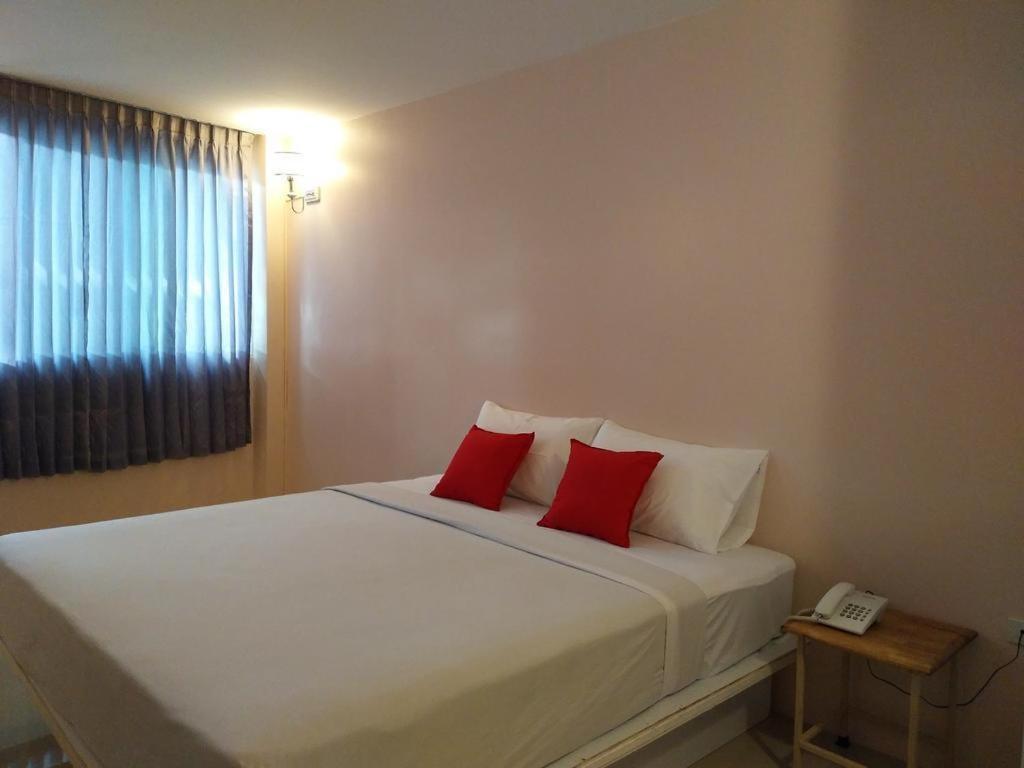 Bird Room Hotel - Pratunam Бангкок Екстер'єр фото